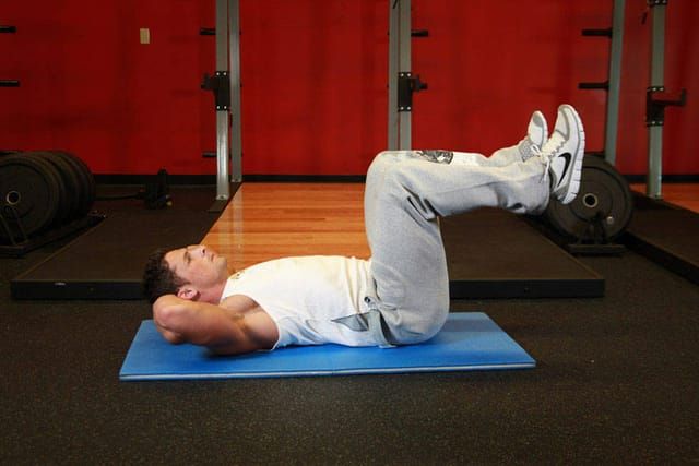 Bicycle crunch, start position
